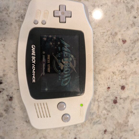 Nintendo Game Boy advance and games (Pokemon Red, Pokemon Blue, and others) - Picture 7 of 13